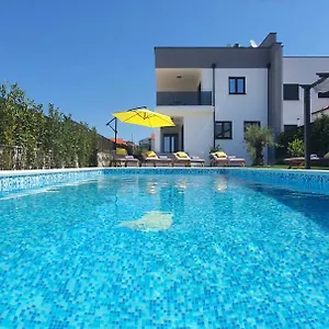  Villa Andrija