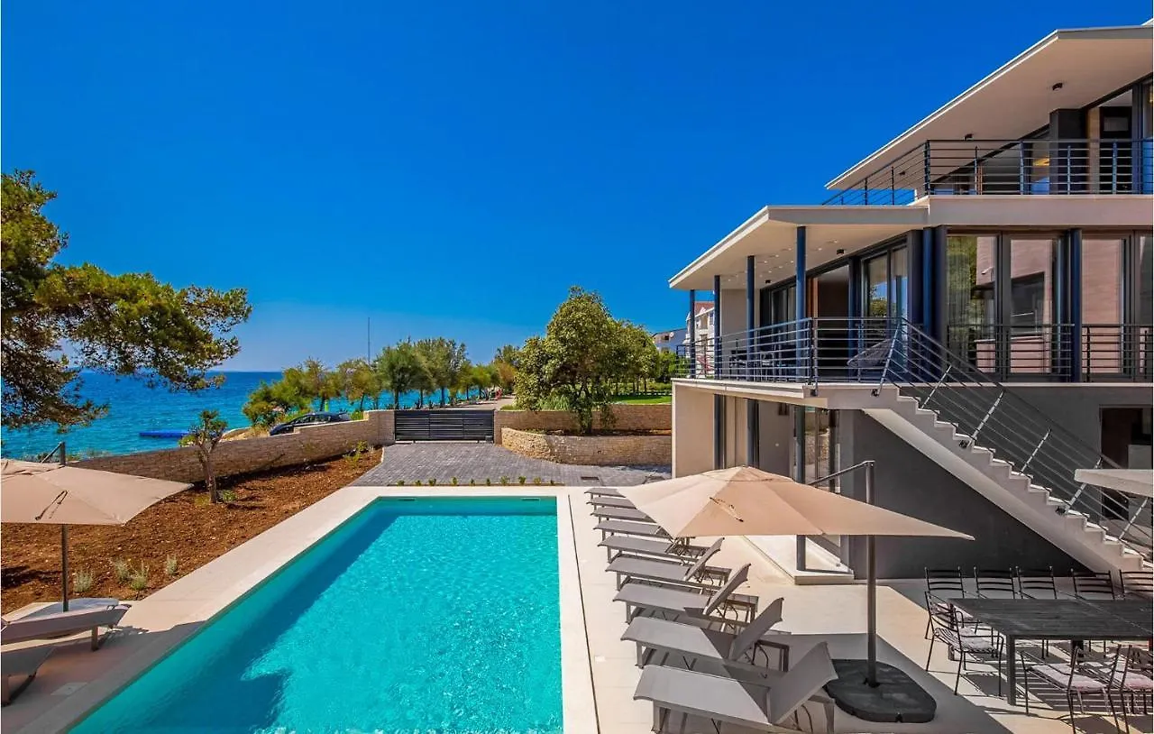 Villa Luca location