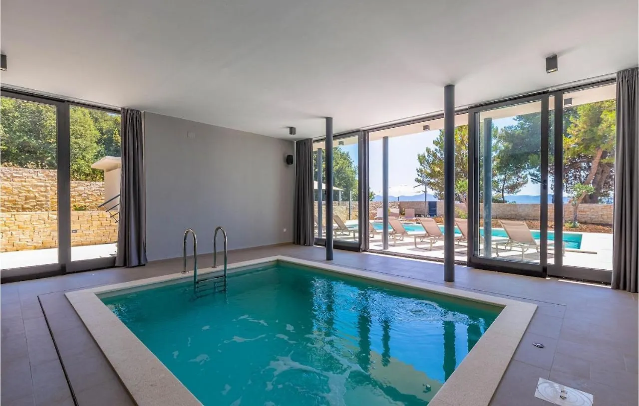 Villa Luca Zadar 0*,  Croatia